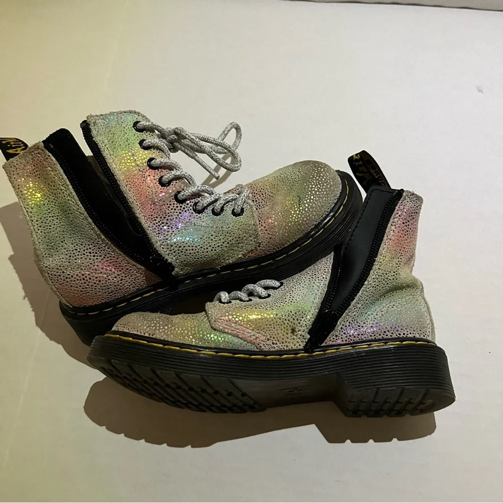 Dr Martens 1460 Pascal J Rainbow Glitter combat style Boots Youth‎ size 12
